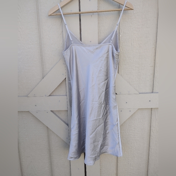 Wilfred Small Slip Dress Women's Champagne V Neck Cami Adjustable Straps Aritzia - Picture 3 of 8